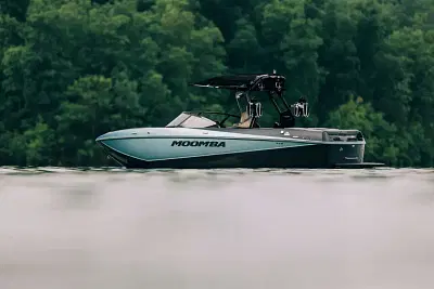 BOATZON | 2025 Moomba Incoming Craz