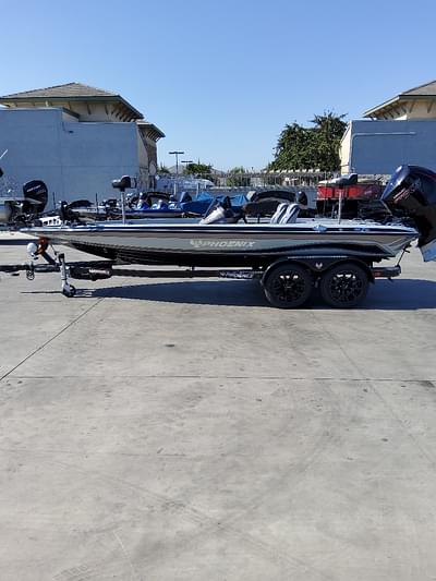 BOATZON | 2025 Phoenix Boats 721 ZXL