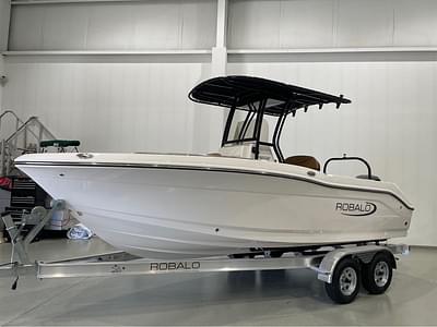 BOATZON | 2025 Robalo R202 Explorer