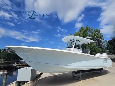 BOATZON | 2025 Sea Hunt Ultra 305 SE