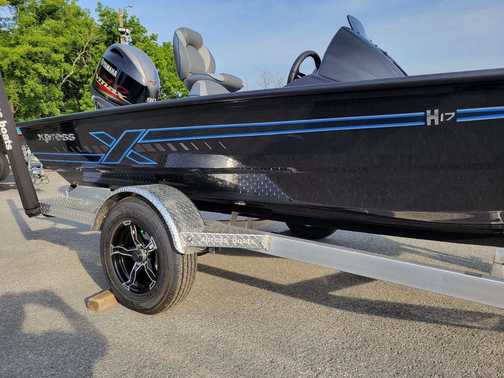 New Xpress H17C 17 Crappie w Yamaha Vmax 90 SHO In stock 2025 for