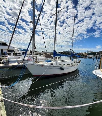 BOATZON | Allied 36 Princess Ketch 1975