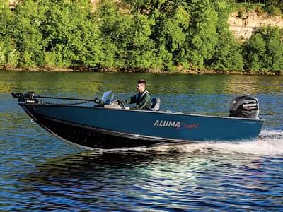 BOATZON | Alumacraft Voyageur 175 Side Console 2024