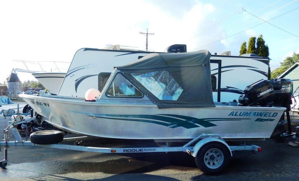 1997 Alumaweld Stryker 17 - Sold Boat