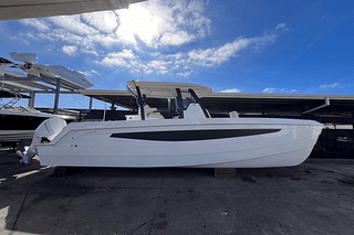 BOATZON | Aquila 28 Molokai 2024