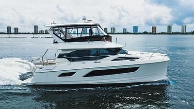 BOATZON | Aquila 44 Power Cat 2017