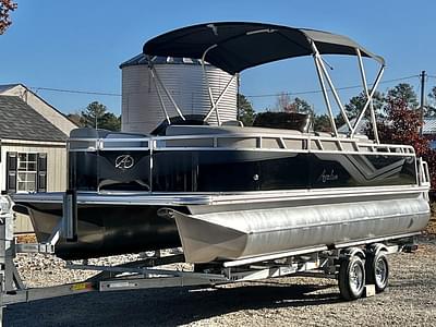 BOATZON | Avalon Venture 85 23 Elite Windshield  IN STOCK 2024