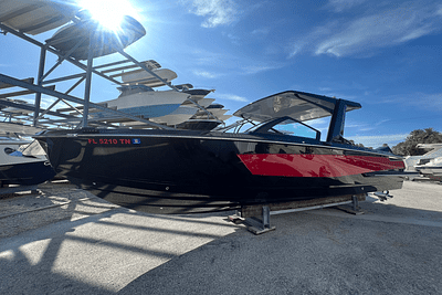 BOATZON | Aviara AV32 Outboard 2023