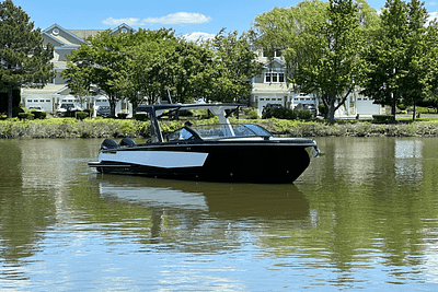 BOATZON | Aviara AV32 Outboard 2024