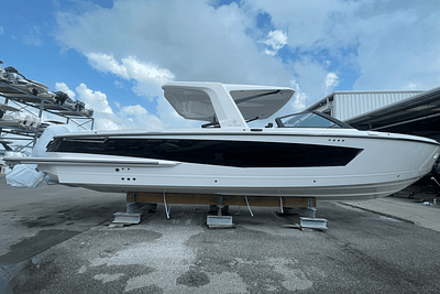 BOATZON | Aviara AV36 Outboard 2025