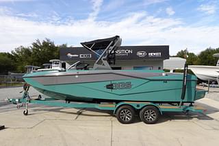 BOATZON | Axis Wake Research T235 2024