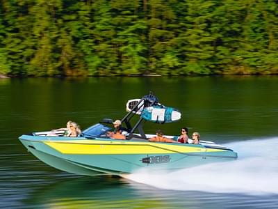 BOATZON | Axis Wake Research T235 2024