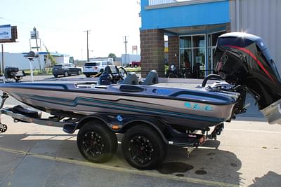 BOATZON | 2023 Bass Cat Boats EYRA W/ MERCURY 250 PRO XS IN-STOCK