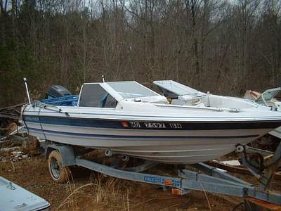 BOATZON | Bayliner 1700 Capri Bowrider OB Hull 1987