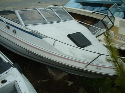 BOATZON | Bayliner 1950 Capri 1984