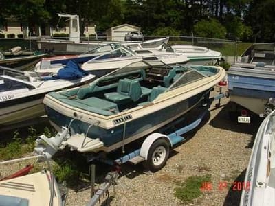 BOATZON | Bayliner 1950 Capri Bowrider Volvo 130 1982