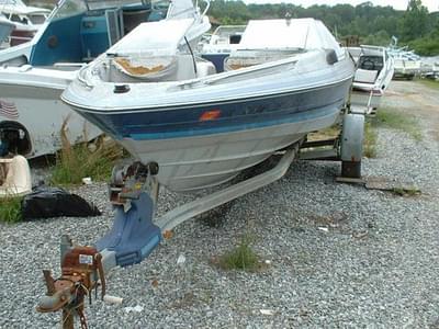 BOATZON | Bayliner 1970 Capri Bowrider Force L drive cut hull 1989