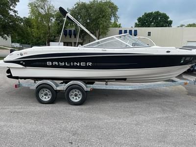 BOATZON | Bayliner 215 Bowrider 2013