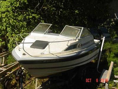 BOATZON | Bayliner 2150 1986