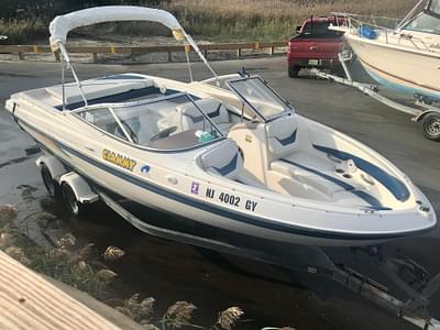 BOATZON | Bayliner 225 2004