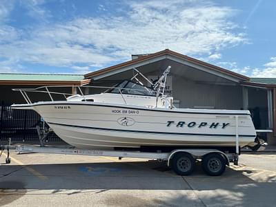 BOATZON | Bayliner 2352 Trophy Walkaround 1997