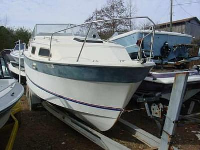 BOATZON | Bayliner 2670 Explorer Cruiser Volvo AQ 171 1983