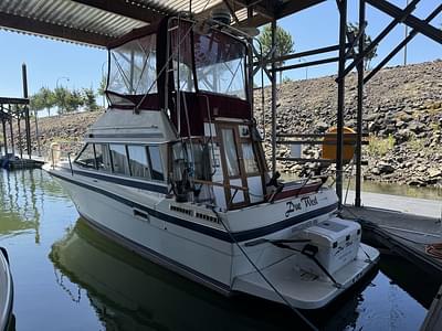 BOATZON | Bayliner 28 Flybridge 1986