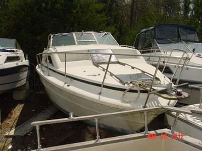 BOATZON | Bayliner 2950 Encounter Sunbridge Twin Mercruiser v8 Inboard 1980