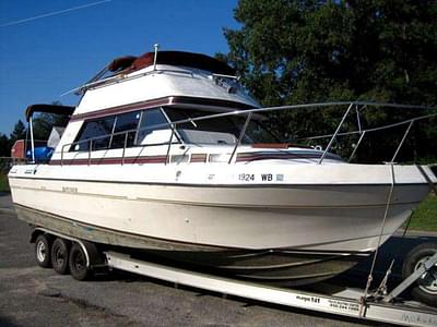 BOATZON | Bayliner 3050 Encounter 1978