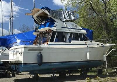 BOATZON | Bayliner 3270 Motoryacht 1986