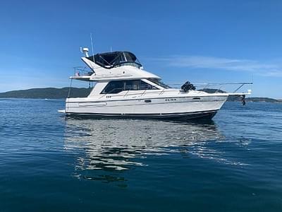 BOATZON | Bayliner 3388 Command Bridge Motoryacht 1996