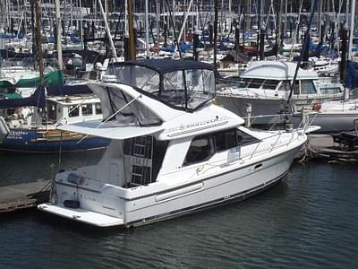 BOATZON | Bayliner 3388 Motor Yacht 2000