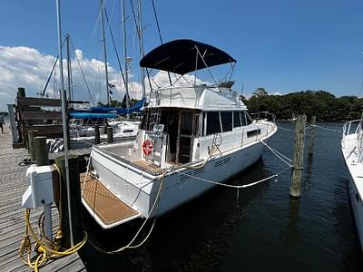 BOATZON | Bayliner 388 1989