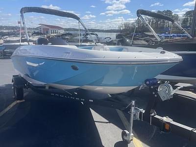 BOATZON | Bayliner Boats E18 2023