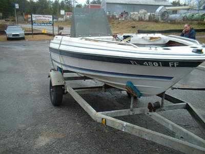 BOATZON | Bayliner Capri 1400 Bowrider 1987