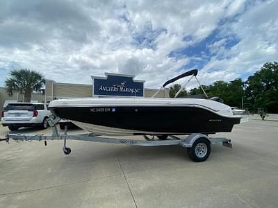 BOATZON | Bayliner DX2000 2022