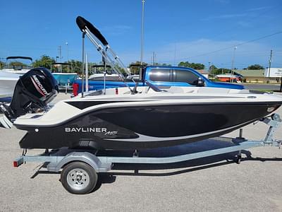 BOATZON | Bayliner Element M15 2025