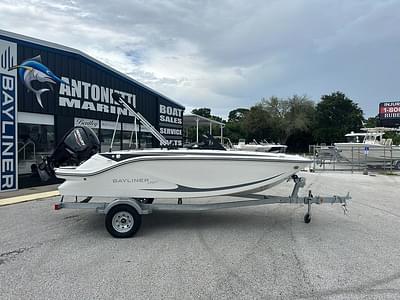 BOATZON | Bayliner Element M17 2025