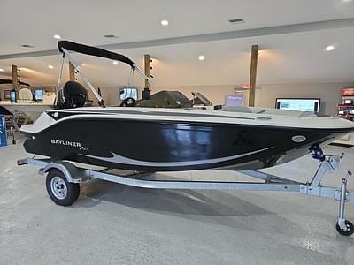 BOATZON | Bayliner Element M17 2025