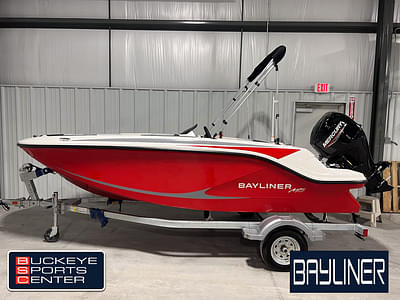 BOATZON | Bayliner M15 2024