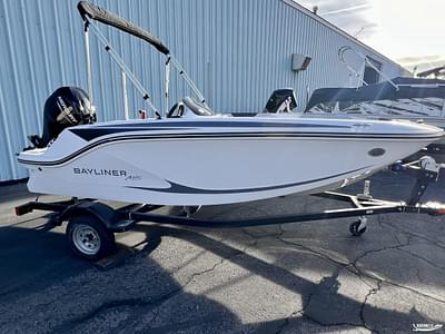 BOATZON | Bayliner M15 2024