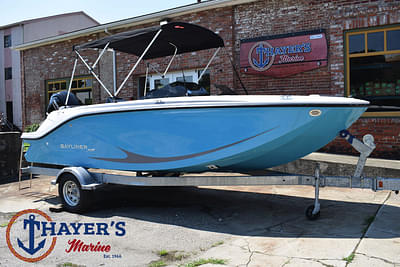 BOATZON | Bayliner M19 2024