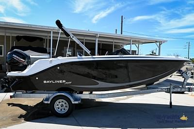 BOATZON | Bayliner M19 2024