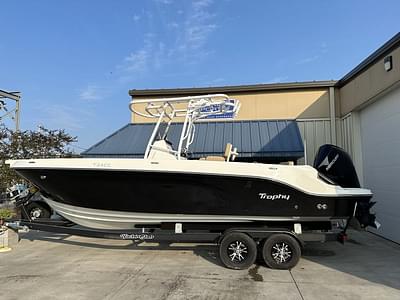 BOATZON | Bayliner Trophy T24 CC 2023