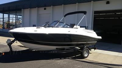 BOATZON | Bayliner VR5 Bowrider 2024