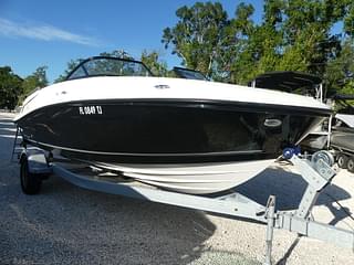 BOATZON | Bayliner VR5 Bowrider  Outboard 2022