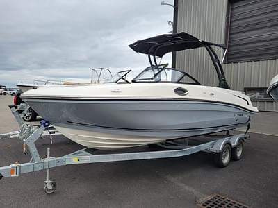 BOATZON | Bayliner VR6 OB 2025