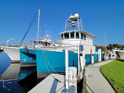 BOATZON |  Bear Cat Marine Catamaran 2006