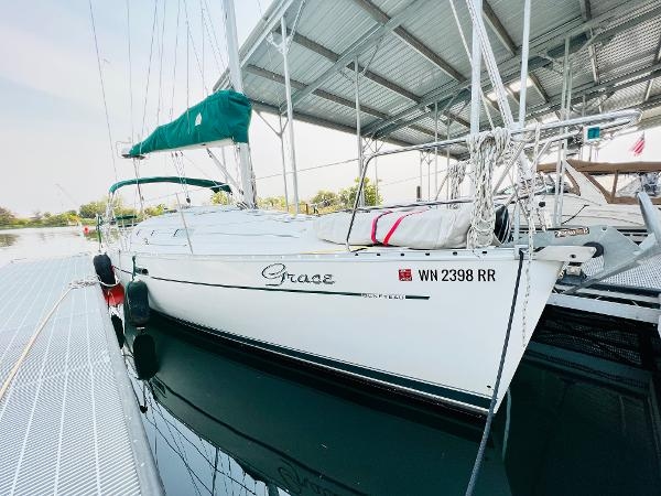 2000 Beneteau 311 - Sold Boat