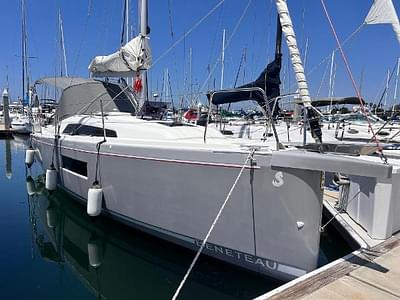 BOATZON | Beneteau Oceanis 301 2020